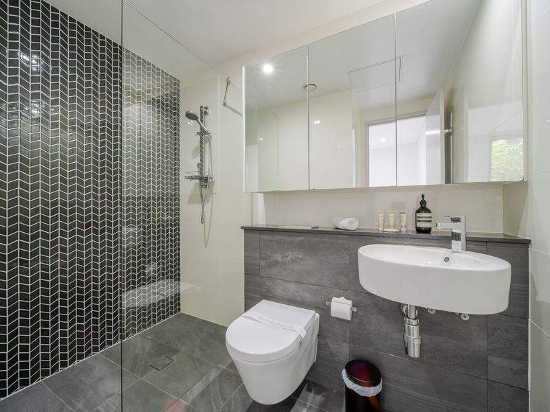 Stylish bathroom with contemporary finishes