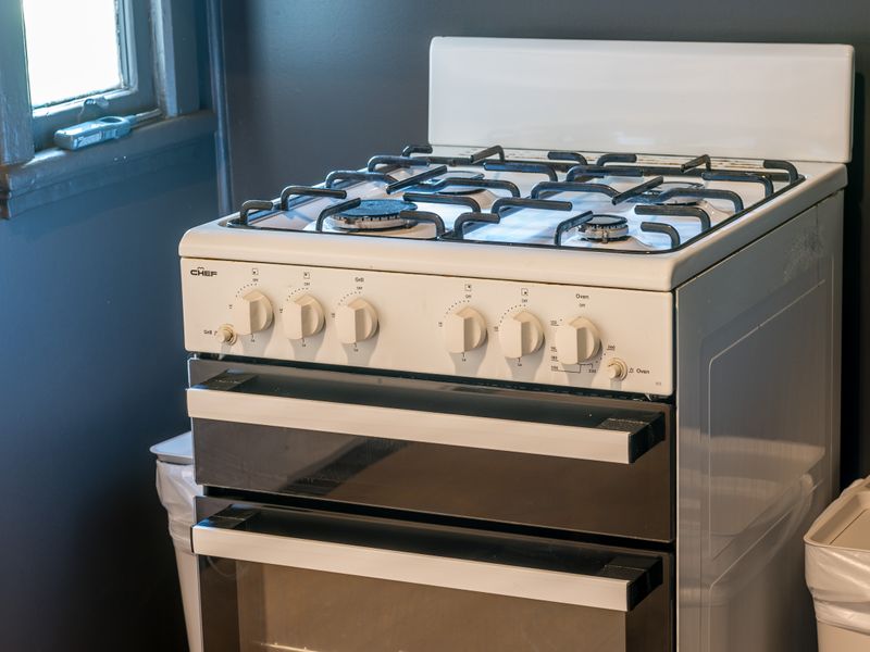 Gas cooktop and oven ready for home-cooked meals