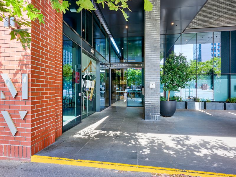 Find the building entrance here