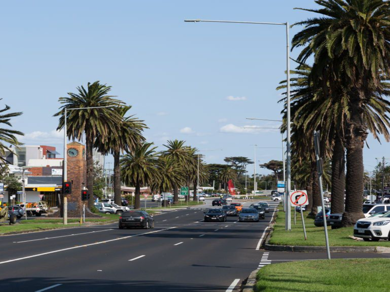 Mordialloc Main Street with cafes, restaurants and shops galore