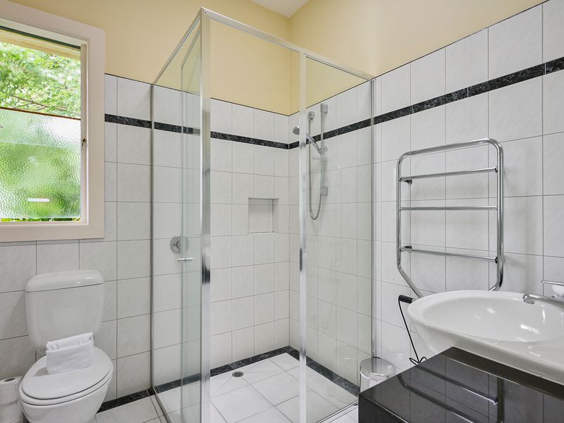 Compact but complete bathroom