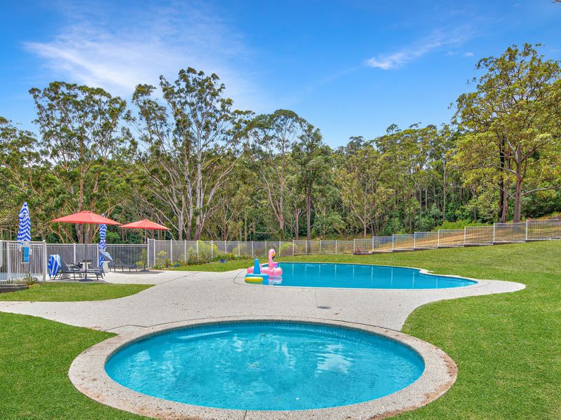 Bottlebrush Lily Pond Villa