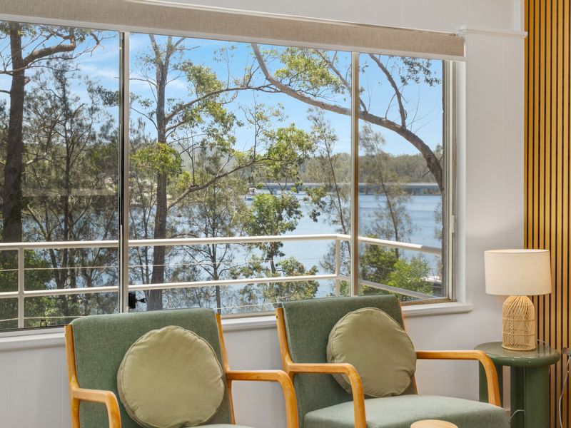 Banksia Bloom Lake Villa