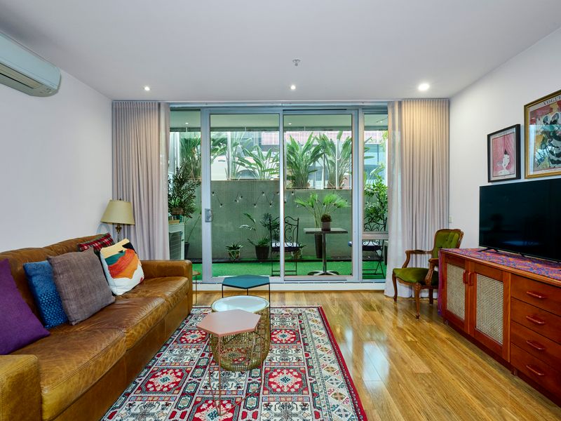 Comfortable lounge flowing directly to the outdoor courtyard