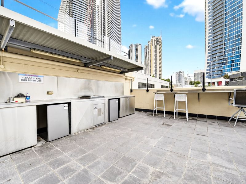 Communal outdoor kitchen and BBQ facilities