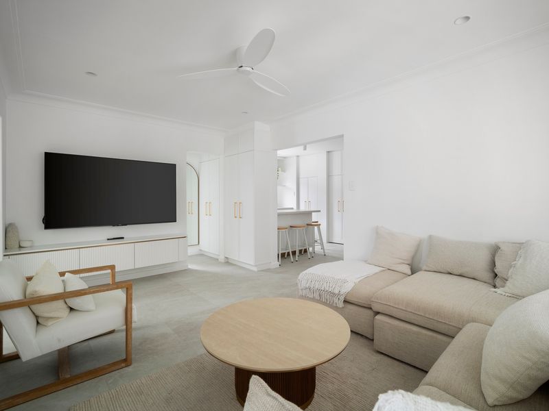 Open plan lounge perfect for relaxing after the beach