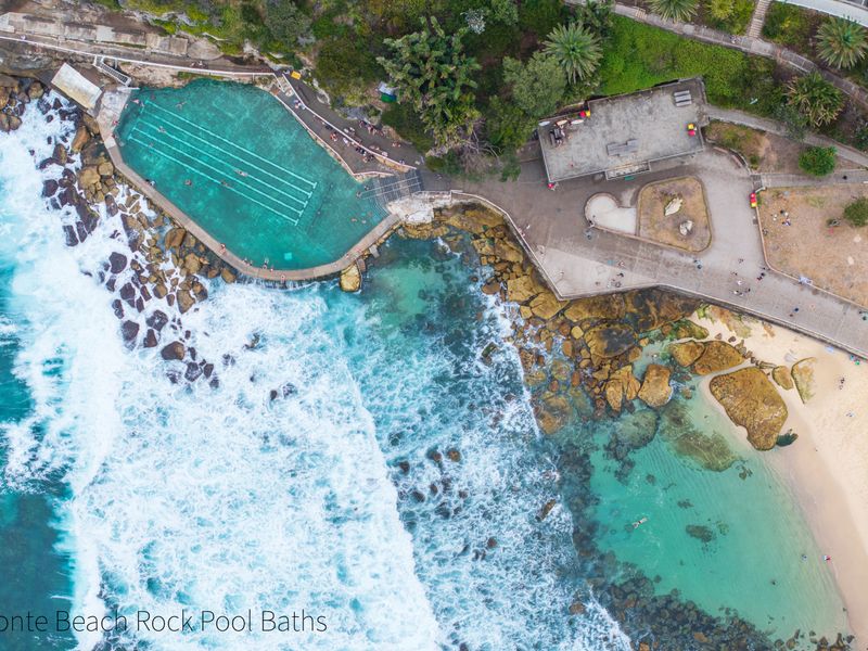 Iconic Bronte ocean pool and beach just moments away
