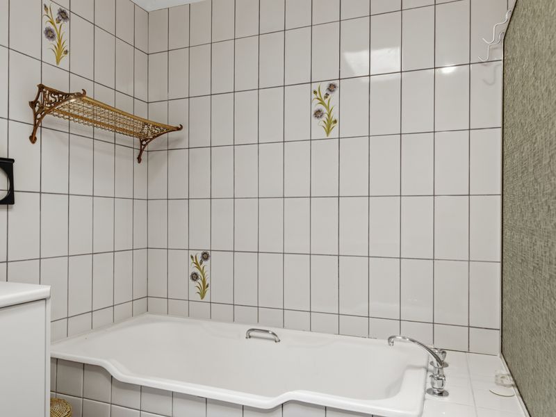 Relaxing bathtub—perfect after a beach day