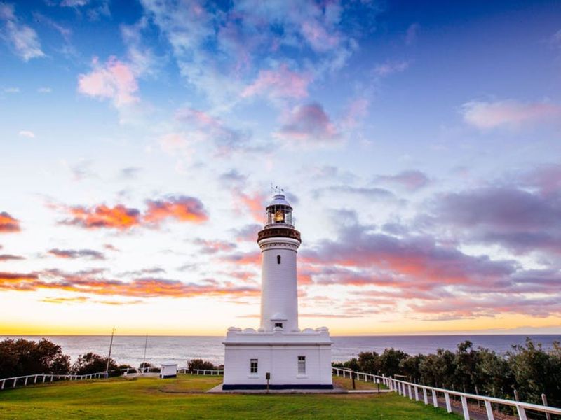 Sunbeam Cottage on the Lake