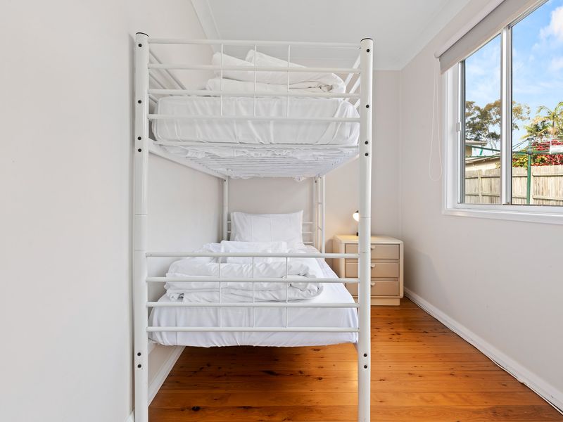 Bunk bedroom perfect for kids or extra guests