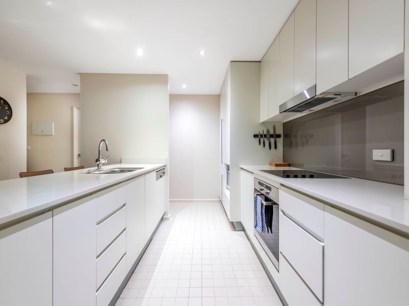 A sleek, well-appointed kitchen designed for easy meals and everyday comfort.