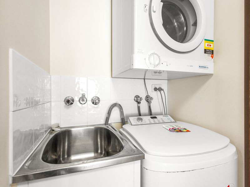 Washing machine, dryer and laundry sink for washing the sand from your clothes