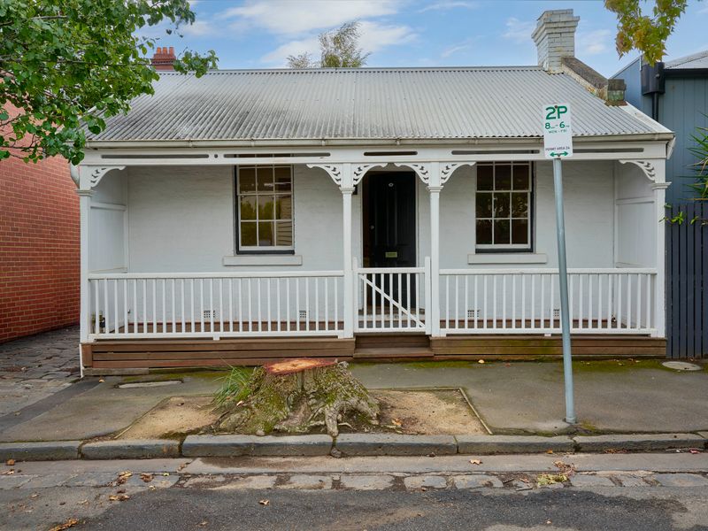 Charming cottage façade with classic verandah