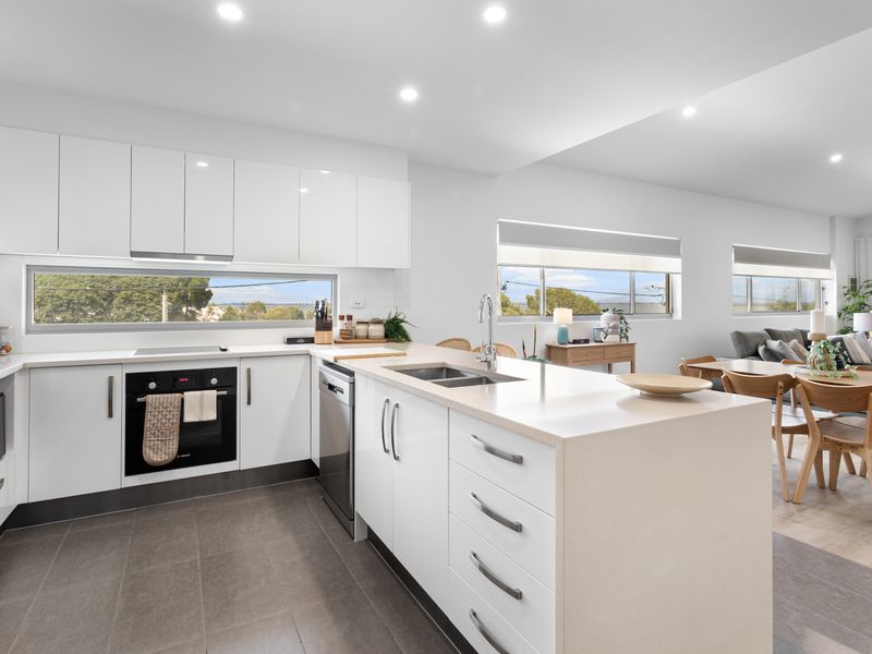 Well equipped kitchen with everything needed for an easy stay.