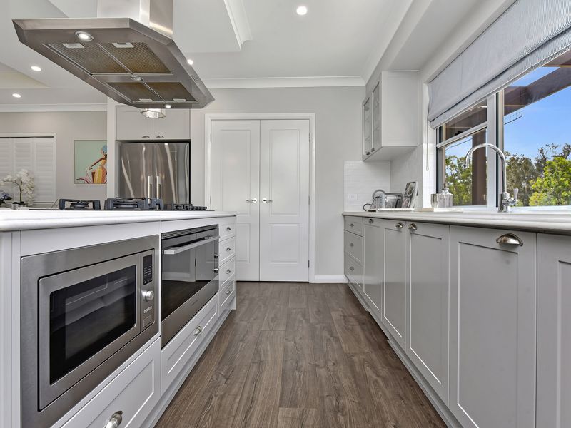 Fully equipped kitchen.