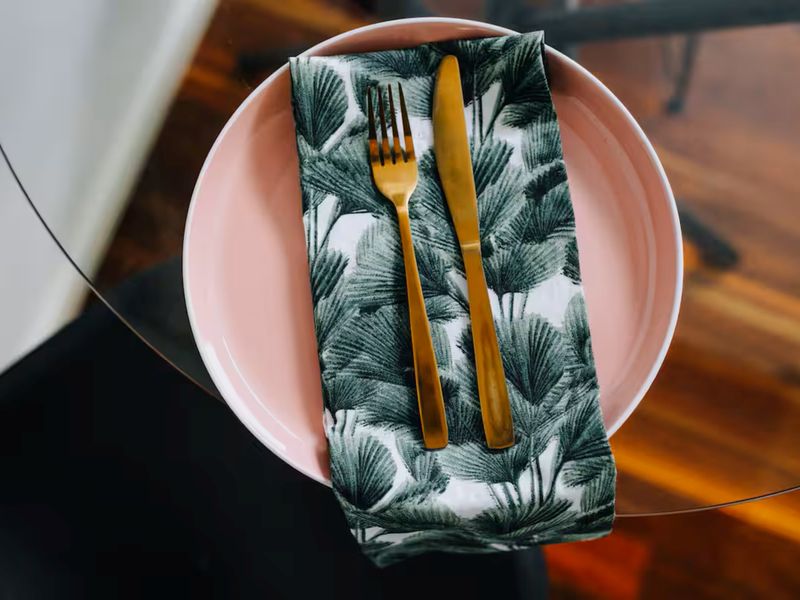 Organic textures for a grounded meal