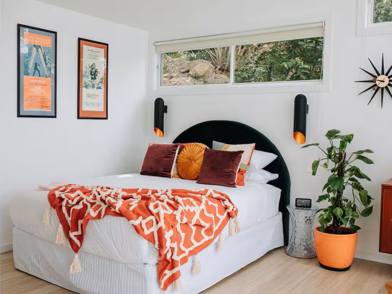 Bedroom goals: retro and relaxed with a queen bed