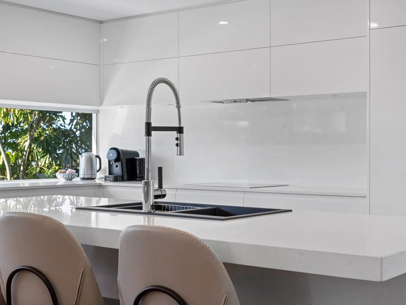 Perfect Beachhouse Lakes Surf at your Feet