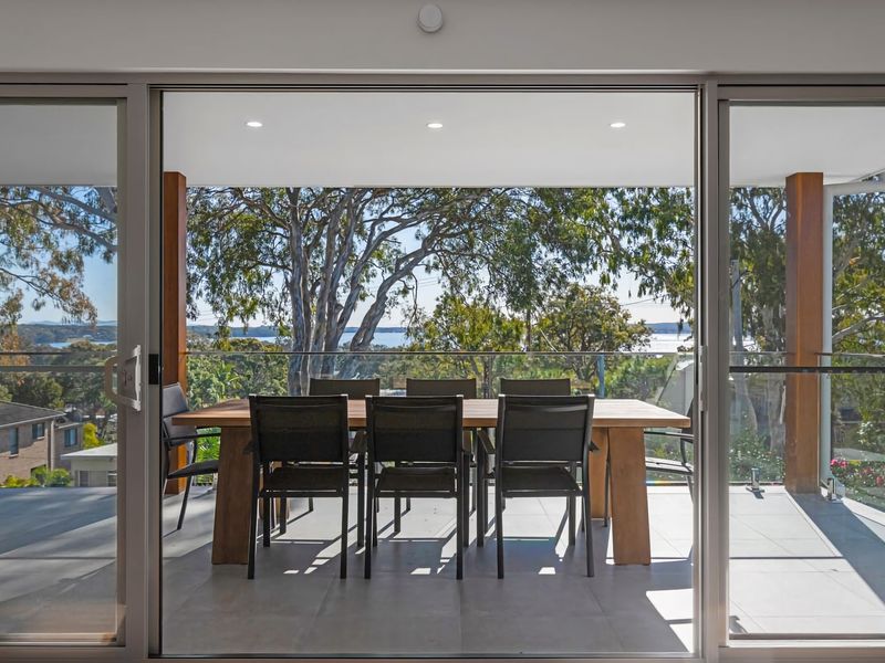 Perfect Beachhouse Lakes Surf at your Feet