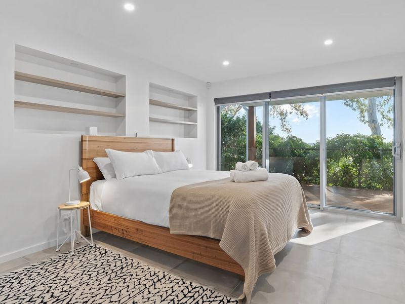 Perfect Beachhouse Lakes Surf at your Feet