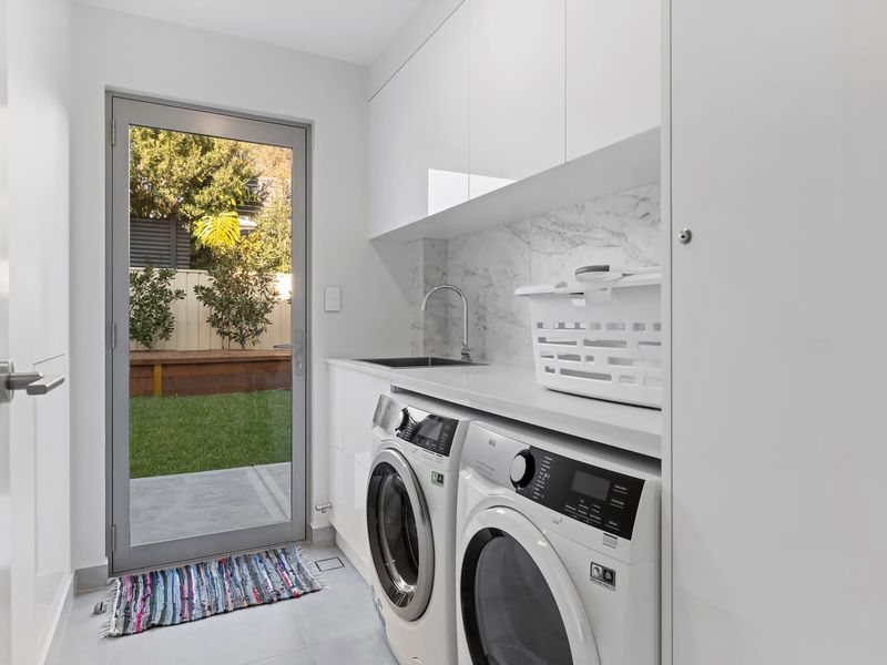 Perfect Beachhouse Lakes Surf at your Feet