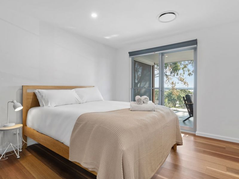 Perfect Beachhouse Lakes Surf at your Feet