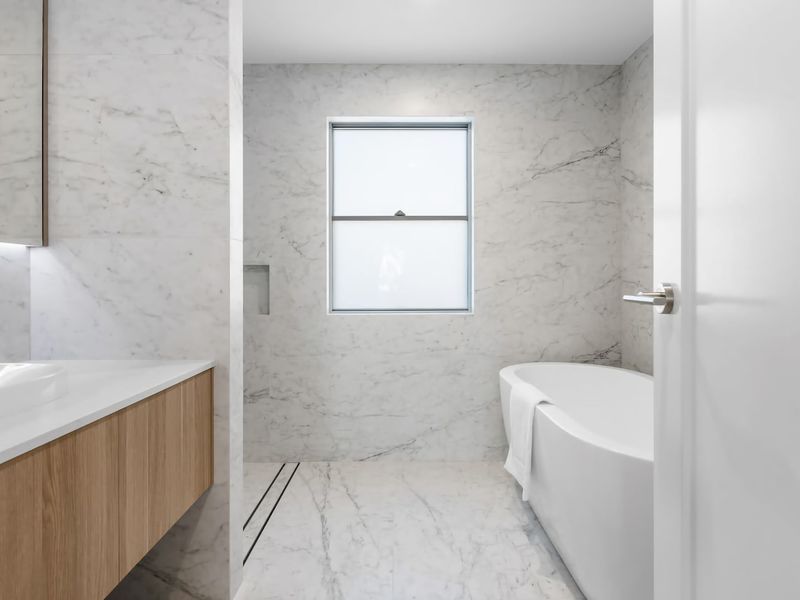 Perfect Beachhouse Lakes Surf at your Feet