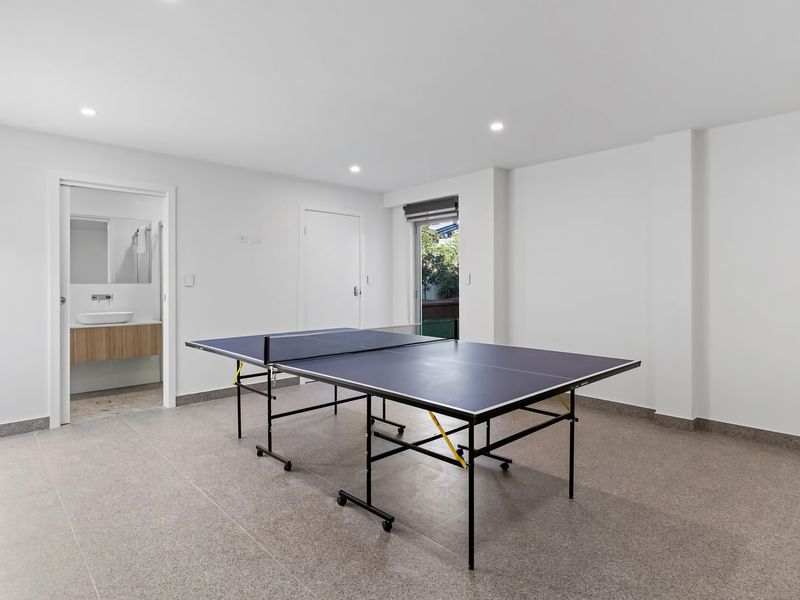 Perfect Beachhouse Lakes Surf at your Feet