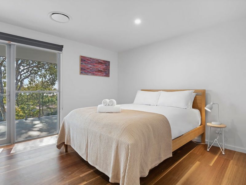 Perfect Beachhouse Lakes Surf at your Feet