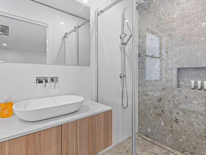 Perfect Beachhouse Lakes Surf at your Feet