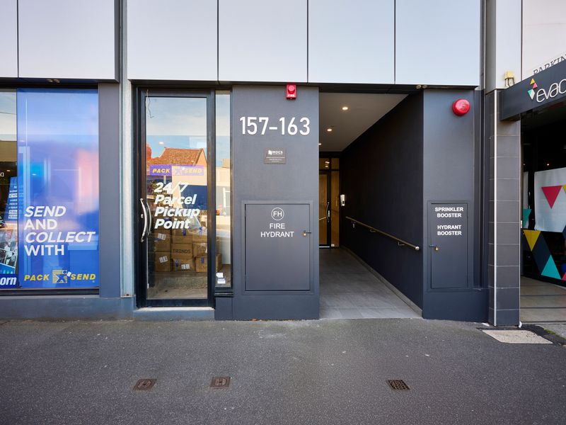 Entry to apartment