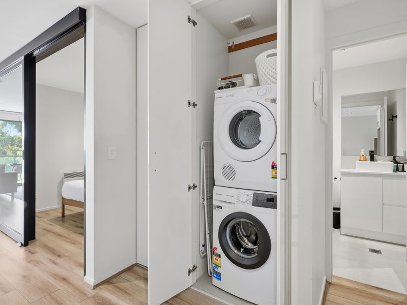 Laundry, dryer, washing machine
