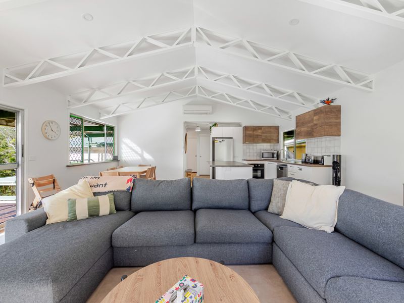 Bush to Beach Family & Fur Coastal Retreat