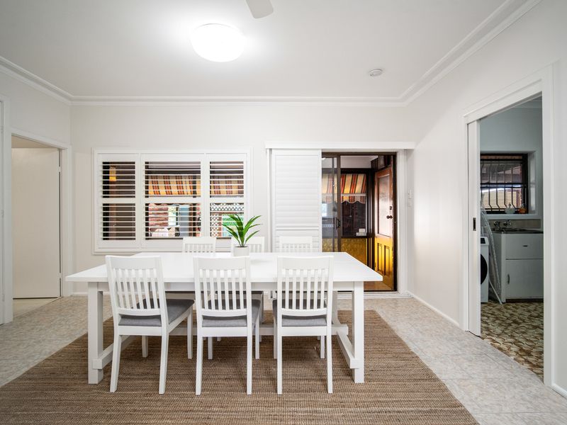 Simple, elegant dining with plenty of space