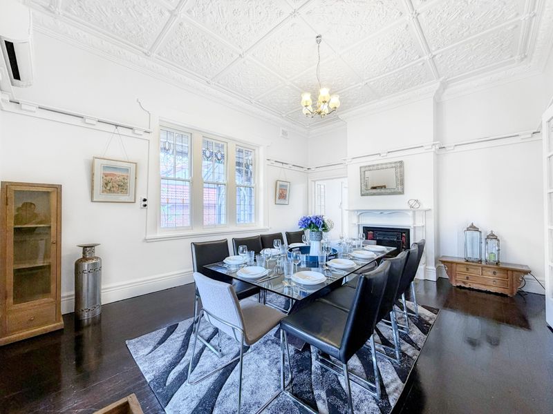 Spacious and bright family dining room
