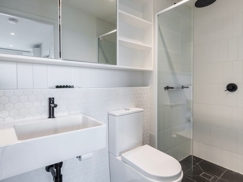 Private ensuite bathroom off master bedroom