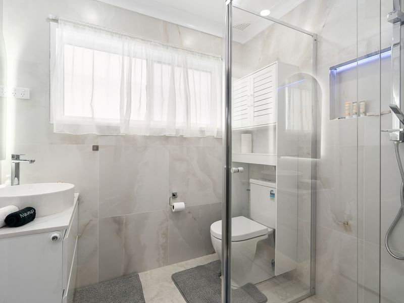 Bright bathrooms, easy routines