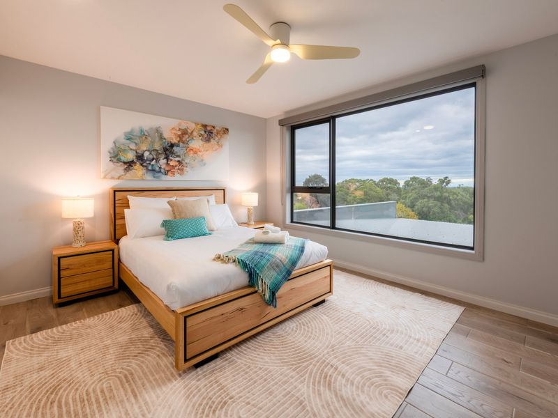 Relaxing bedroom retreat 