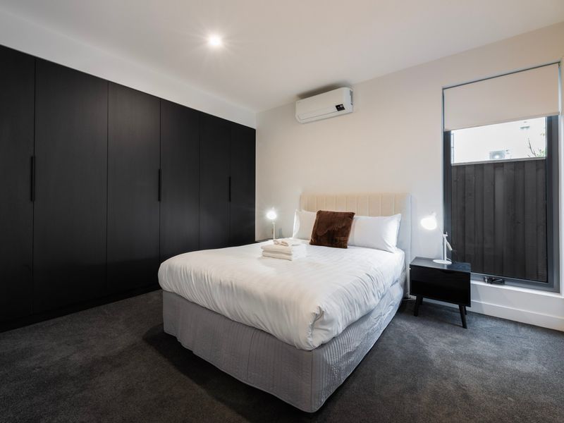 Fourth bedroom offering flexible sleeping arrangements and a peaceful stay