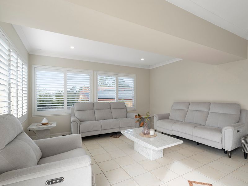 Stretch out in the comfortable lounge and relax in this beautifully presented family space.