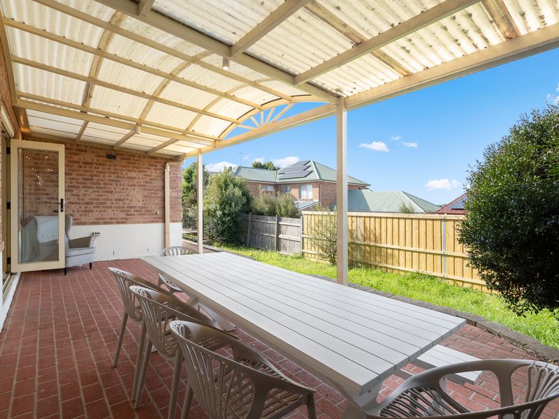 Enjoy long lunches and evening drinks beneath the generous outdoor entertaining area.
