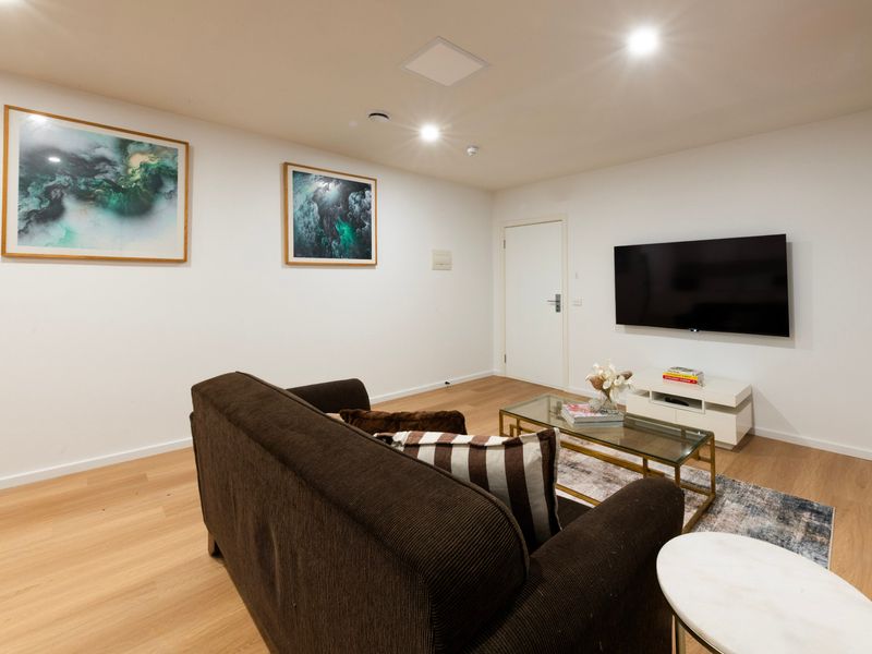 Comfortable living space designed for relaxing, with a practical layout for everyday stays.