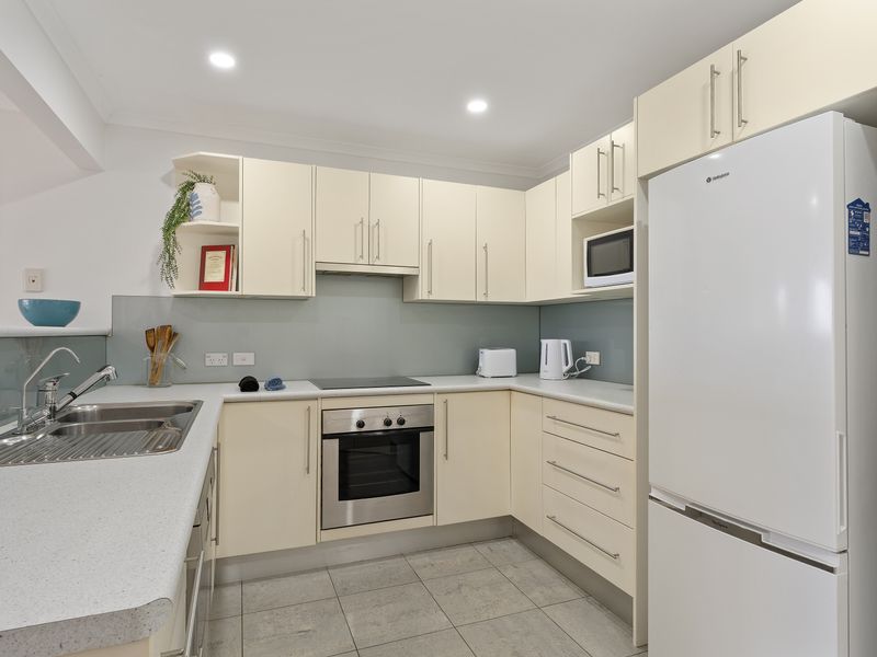 A compact kitchen made for seaside feasts