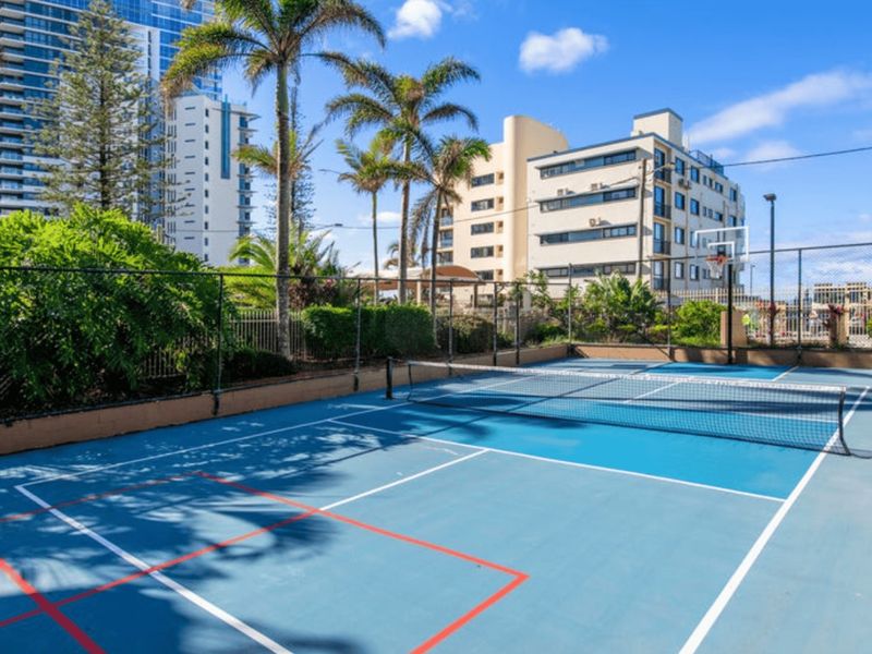 Tennis-Basketball grounds accessible for your stay