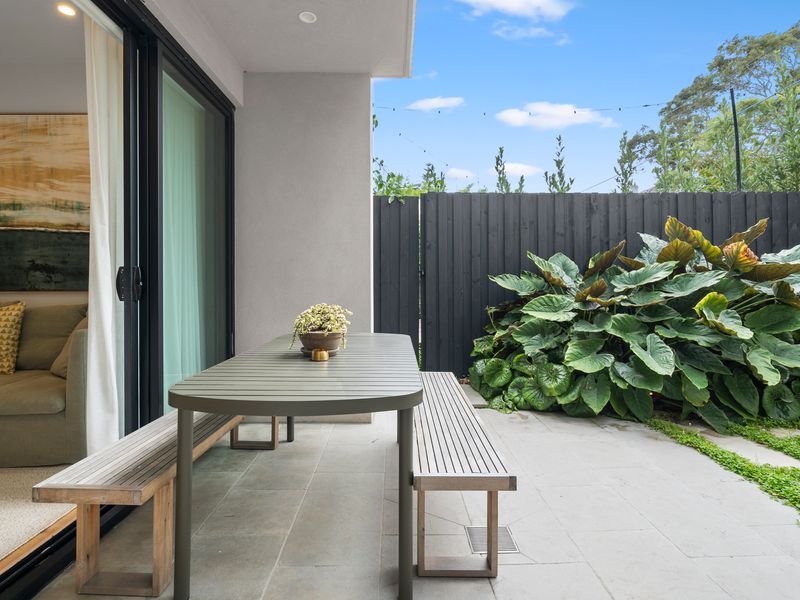 Indoor-outdoor flow with easy access to fresh air and light