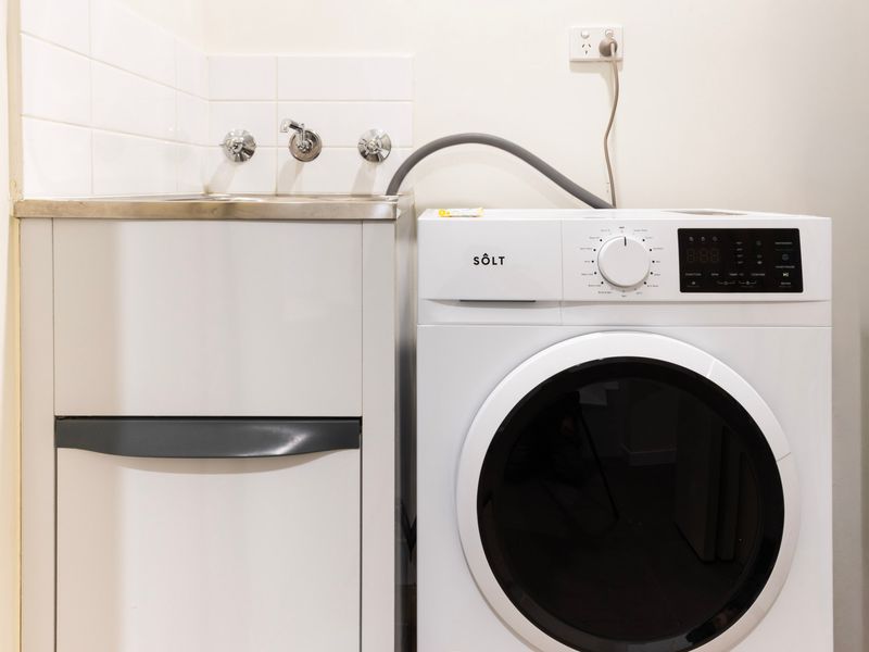 Convenient internal laundry with washer and drying facilities