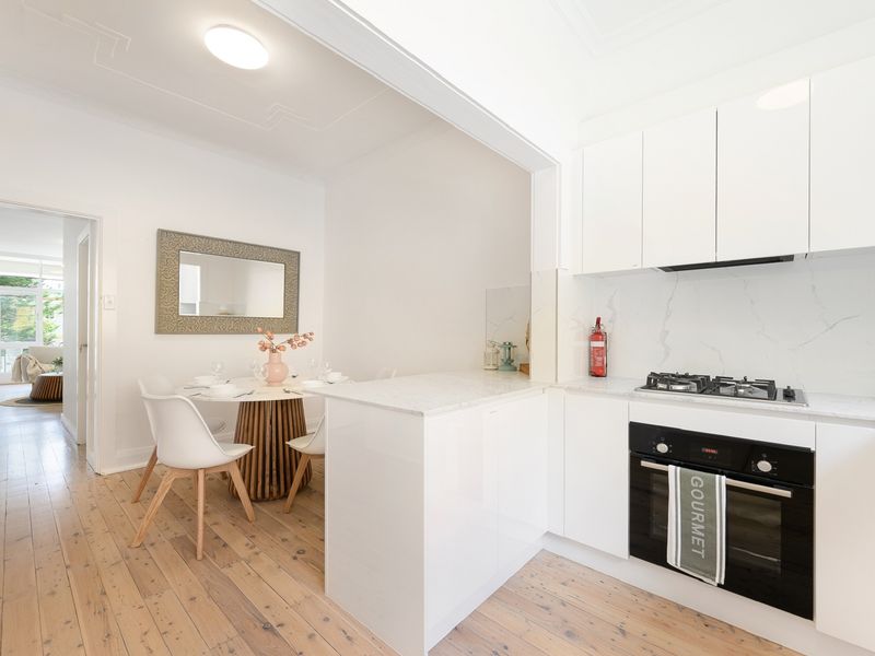 Modern kitchen with everything you need to cook during your stay.