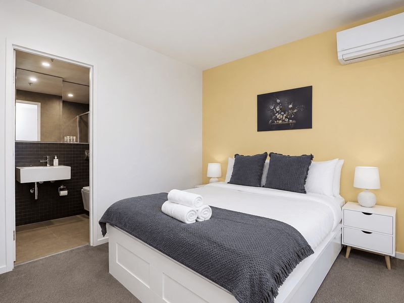 Master bedroom with Air Conditioning and ensuite bathroom