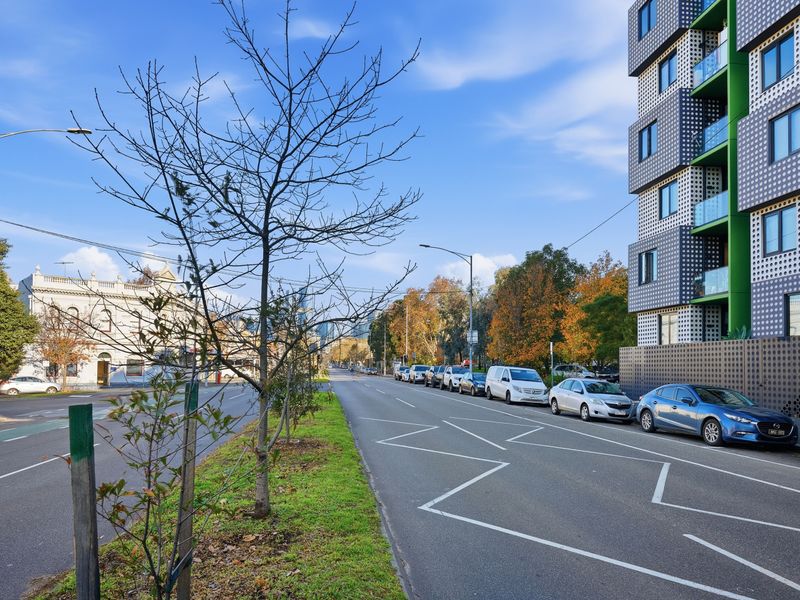Tree-lined streets and nearby walking paths create a pleasant neighbourhood atmosphere.