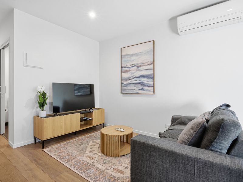 Unwind with your favourite shows in the cosy living space after exploring the city.